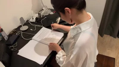 黑丝熟女人妻公司裁员为了保住职位委身领导最后被内射